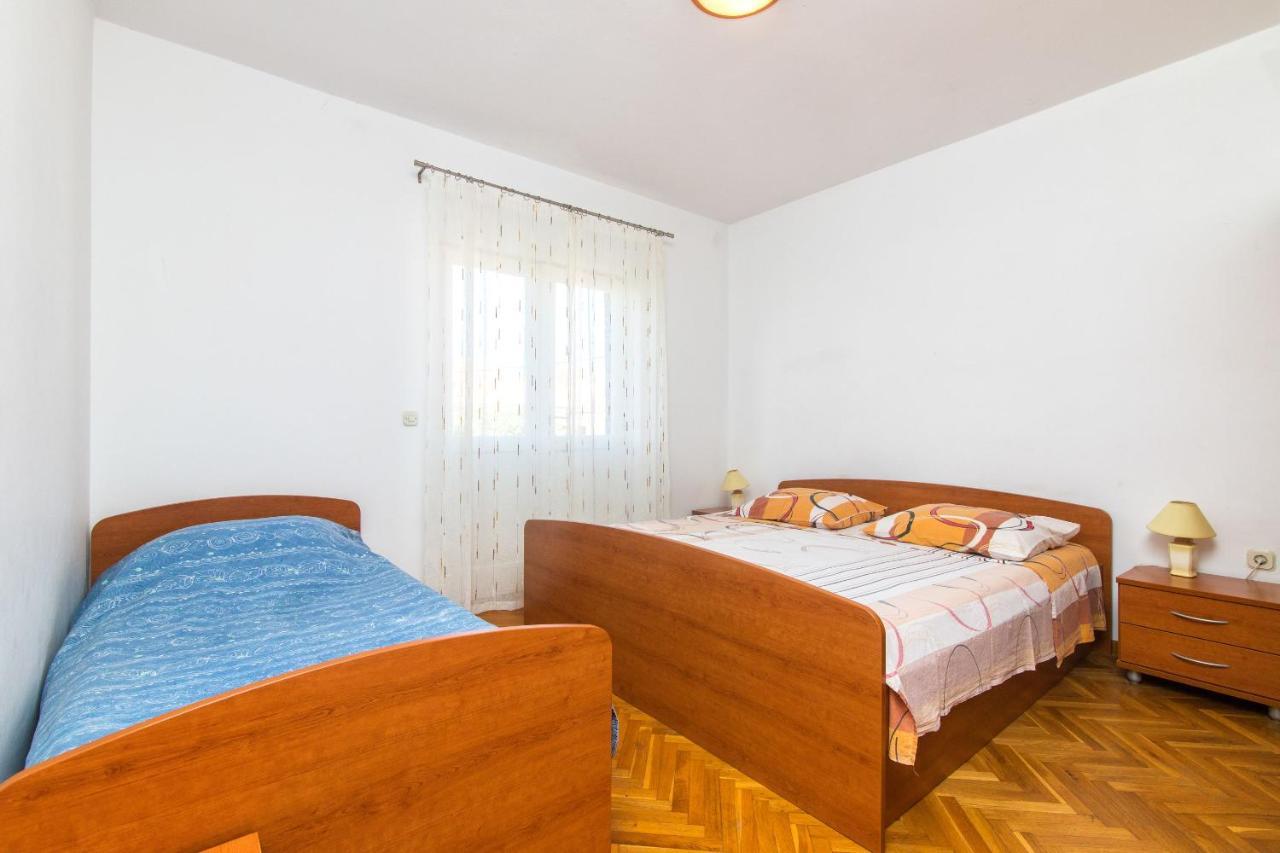 Apartment Jerka Supetar Exterior foto